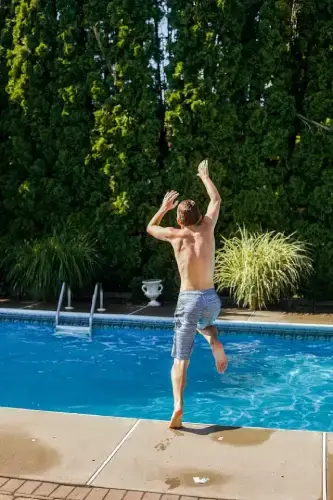 Pool Gunite Plastering and Remodeling Company Houston | JR Pool Plastering & Texas Gunite Ltd 13 Portrait 1